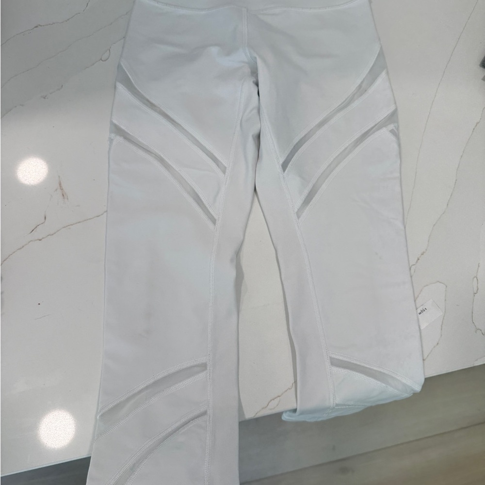 Lululemon capri leggings white size 2
